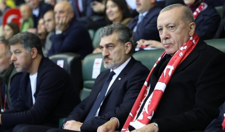 Cumhurbaşkanı Erdoğan’ın gol sevinci geceye damga vurdu!