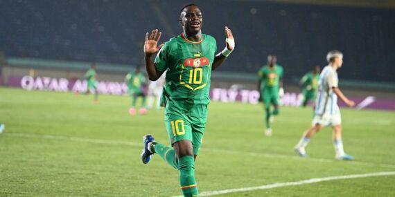 Kayıp ilanı verilmişti: Genç futbolcu Fenerbahçe antrenmanında ortaya çıktı!