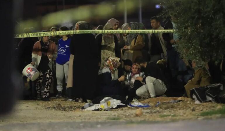 Antalya’da aile faciası Polis memuru eşi ve iki çocuğunu öldürdü!