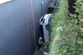 Bahçelievler’de kontrolden çıkan otomobil park halindeki araçlara çarpıp boşluğa düştü