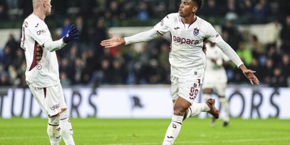 Trabzonspor, 10 kişi Başakşehir’i son dakika golüyle devirdi!