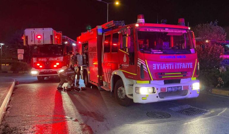 İstanbul'da 27 katlı otelde yangın 4 kişi hastaneye kaldırıldı!