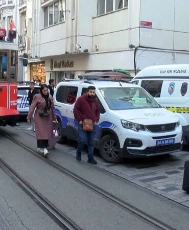 İstiklal Caddesi’nde silahlı kavga!