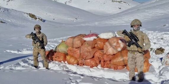 Operasyonlarda dikkat çeken miktar: 345 kilo skunk, 33 kilo metamfetamin ve 773 litre Sıvı zehir…