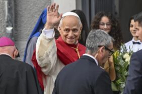 Papa 14. Leo İstanbul’da Saint Esprit Katedrali’nde din adamlarıyla buluştu