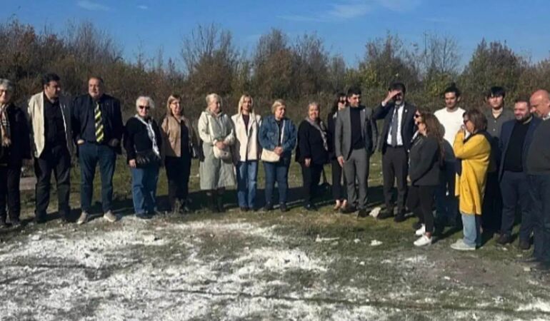 Samsun’da çöp konteynerinde 9 ölü köpek bulundu CHP heyeti barınağa alınmadı