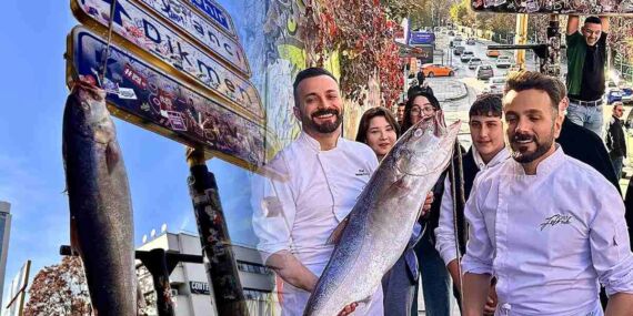 Sosyal medyada viral olan Kızılay tabelasına bu kez balık asıldı!
