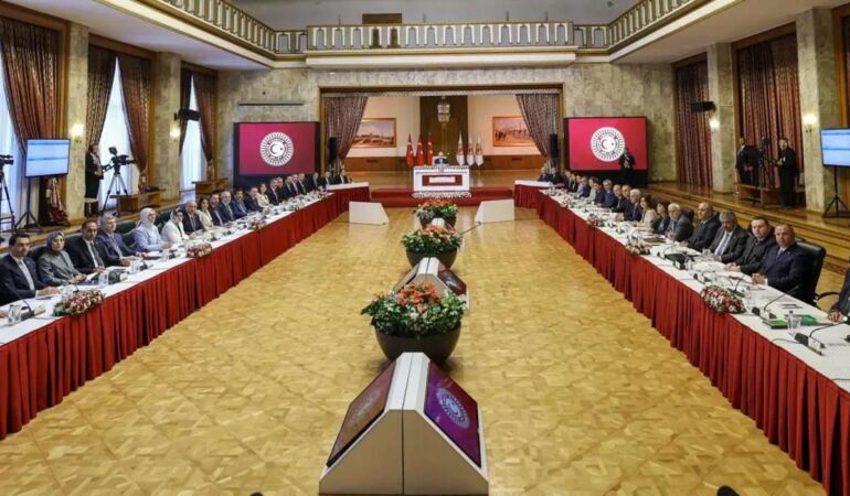Belediye şirketlerine Cumhurbaşkanı onayı şartı komisyonda kabul edildi!