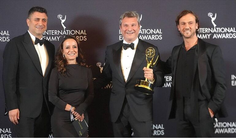 Deha dizisi Uluslararası Emmy Ödülü kazandı!