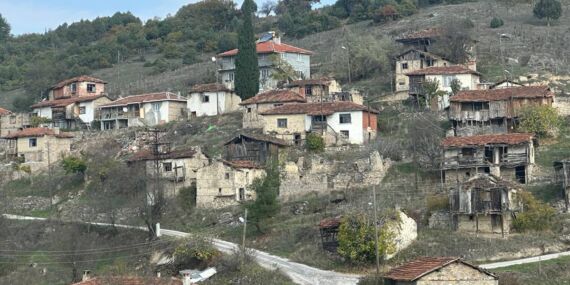 Hayalet köye dönüştü: Eskiden 50 hane vardı şimdi 4 kişi yaşıyor!