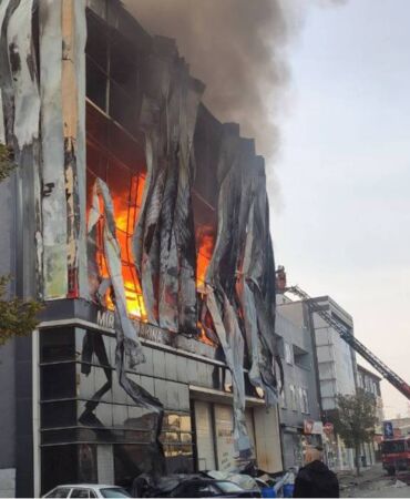 parfüm fabrikası yangın