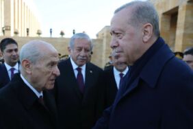 ‘Çatlak’ iddiaları sonrası ilk buluşma Erdoğan ve Bahçeli Anıtkabir’de yan yana