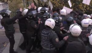 Ankara’da '19 Mart' protestosu Polis müdahale etti, en az 2 gözaltı!