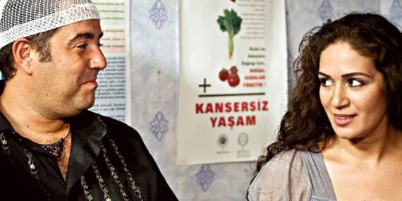 Ata Demirer’den Eyvah Eyvah itirafı: ‘Özge Borak’la ilgisi yok’