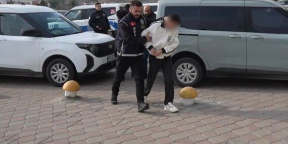 Darbedip parasını aldılar, görüntülerle tehdit ettiler!