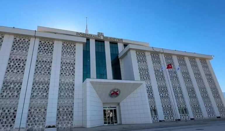 Döşemealtı Belediyesi’ne operasyon: 10 kişi gözaltına alındı!