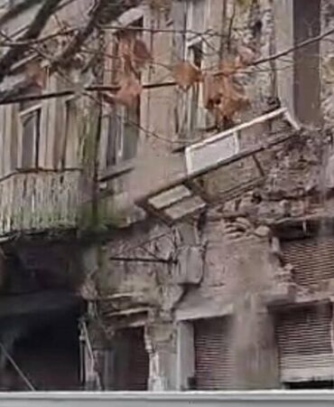 Edremit’te tarihi handan parçaları koptu