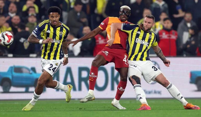 Fenerbahçe-Galatasaray derbisinin VAR kayıtları açıklandı!