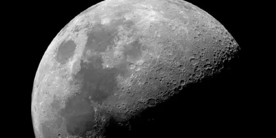 Gökyüzünde olağan şüpheli: Ay’daki çarpışmanın ardında ne var?