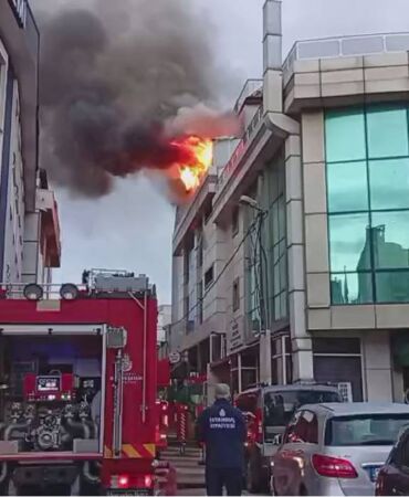 İstanbul Ataşehir'de korkutan otel yangını