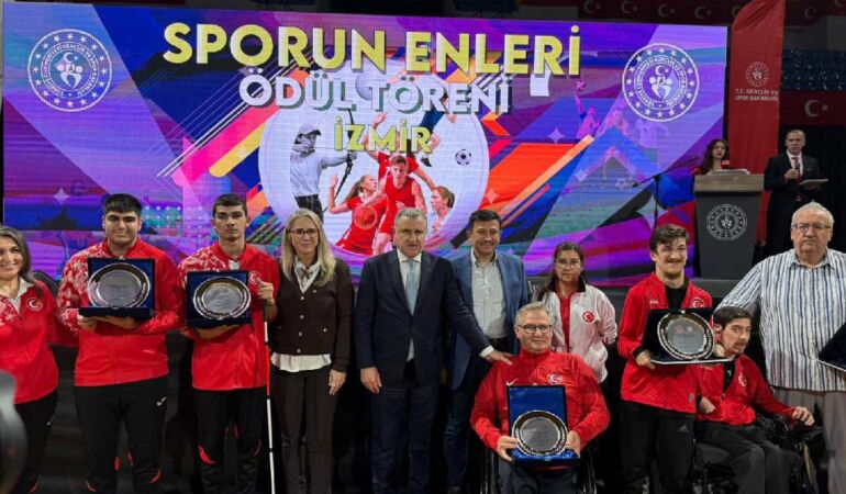 İzmir’in Enleri Ödülleri’nde TDSF’ye çifte onur