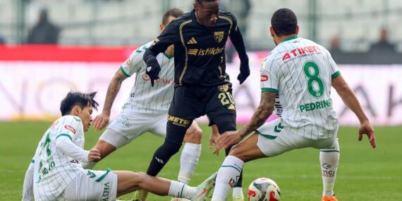 Konyaspor, sahasında son saniyede yıkıldı!