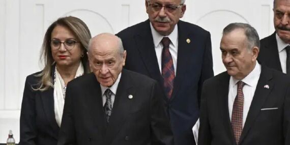 Meclis’te dikkat çeken anlar: Bahçeli ile Bakırhan tokalaşmadı!