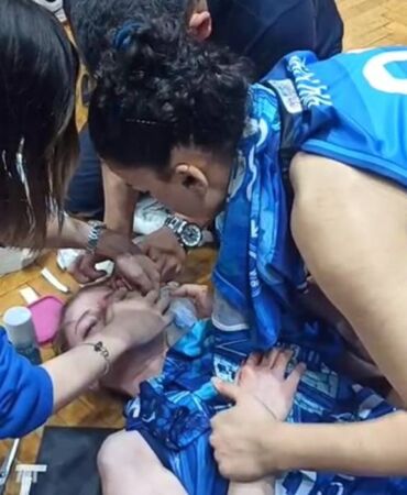 Mersin'de kadınlar basketbol maçında oyuncular arasında kavga çıktı