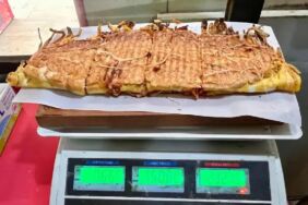 Pastırma, sucuk, kavurma hepsi bir arada 600 liralık tost