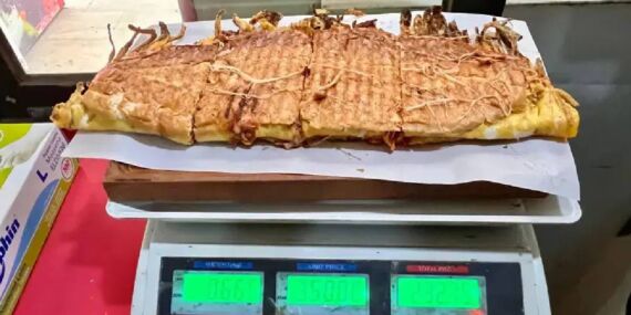 Pastırma, sucuk, kavurma hepsi bir arada: 600 liralık tost!