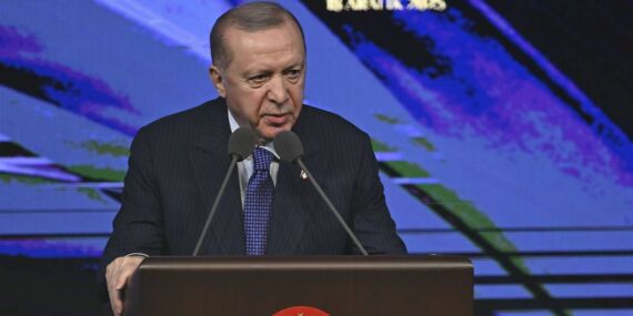 Erdoğan 6 Şubat’ı ‘Sözümüzü tuttuk’ diyerek andı: Binler hala konteynerde!