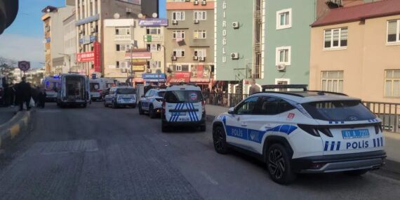 Trabzon’da alacak kavgası kanlı bitti: 1’i ağır 8 yaralı!
