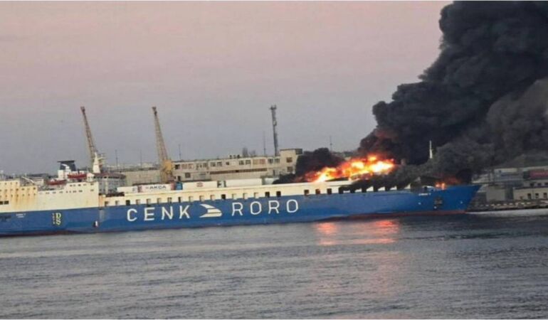 Ukrayna seferi yapan Türk gemisi vuruldu!