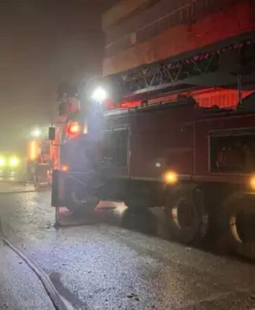 Uşak’ta Gece Yarısı Fabrika Yangını