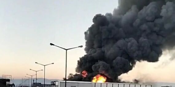 Denizli’de filtre sistemi üretilen fabrikada yangın!