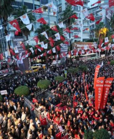 Zeydan Karalar için Adana ayakta 'Haksız tutukluluğa son verilsin'