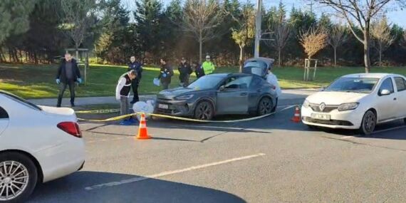 İstanbul’da otomobile silahlı saldırı: 1 kişi hayatını kaybetti