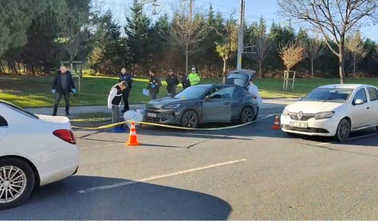 İstanbul’da otomobile silahlı saldırı: 1 kişi hayatını kaybetti