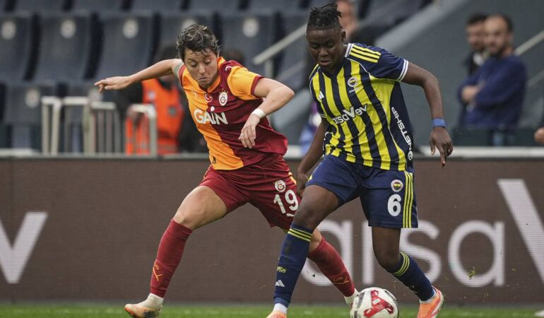 Fenerbahçe dev derbide Galatasaray’ı devirdi!