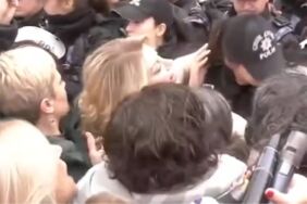 tbmm önünde cinsel istismar protestosu