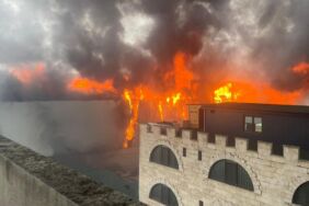 Ataşehir'de 4 katlı iş yerinde yangın