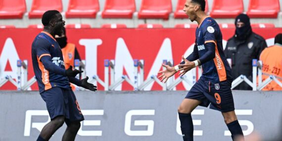 Başakşehir deplasmanda 3 puanı üç golle aldı!