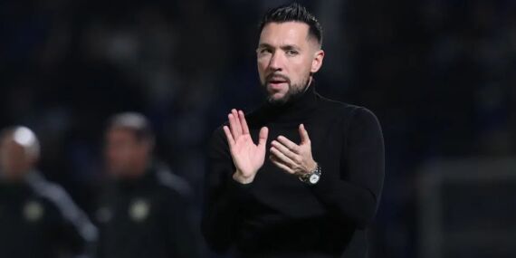 Beşiktaş’a santrfor arayışında kötü haber!