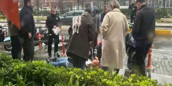 Beyoğlu’nda Şehir Plancısı kadın fırtınada devrilen tabelanın altında kaldı!