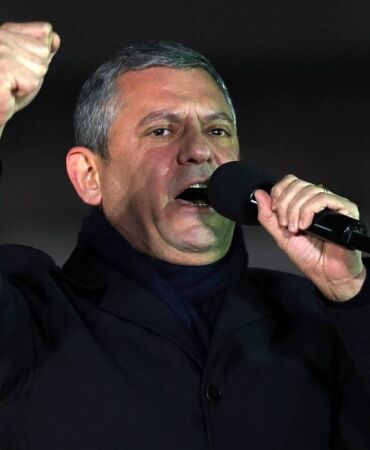 CHP Çekmeköy’de meydandaydı Özgür Özel 'Uçağın sahibi de işletmecisi de AK Partili'