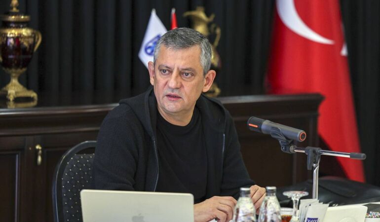 Özgür Özel’den Ekrem İmamoğlu’nun kanalında ’19 Mart’ açıklaması: ‘Millet bayrağı bırakıp kaçana vermiyor’