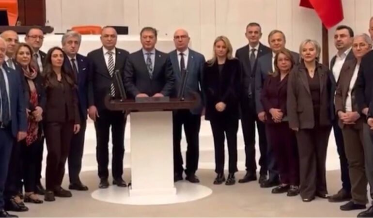 CHP’nin emekliler için ‘Meclis’i terk etmeme’ eylemi sürüyor: ‘Komisyon salonunu dar ederiz’