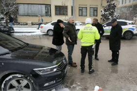 DEM Partili belediye başkanının resmi aracına haciz