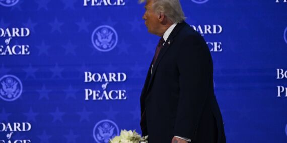 Donald Trump’ın elindeki morluk dikkat çekmişti: Nedeni belli oldu!