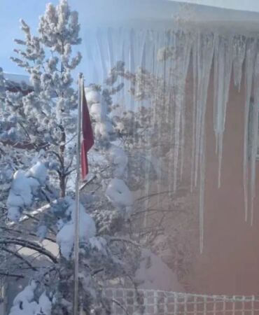 Erzurum Aşkale buz tuttu Gece eksi 33, sabah eksi 26